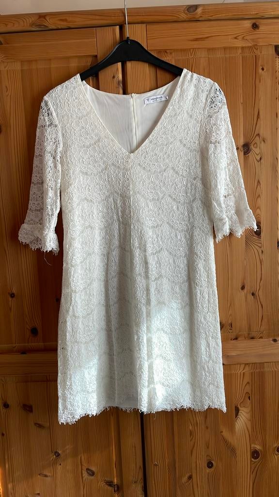 Wit kanten kleed talking french maat 42 nieuw, Kleding | Dames, Jurken, Ophalen of Verzenden, Nieuw
