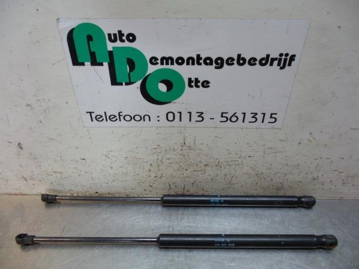 Kit amortisseur gaz hayon d'un Volkswagen Fox (Fox 05-), Volkswagen, -, 3 mois de garantie, Utilisé