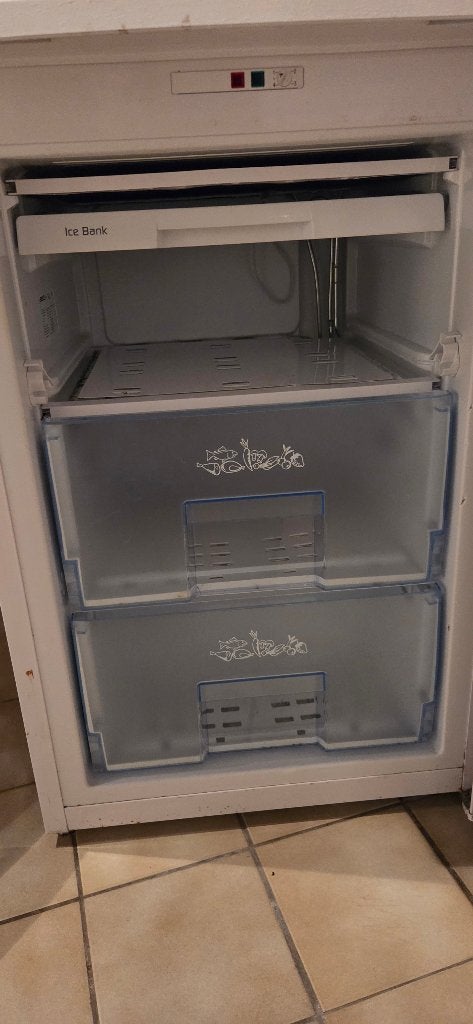 Tafelmodel diepvries met schuiven, Elektronische apparatuur, Vriezers en Diepvrieskisten, Gebruikt, Ophalen, Vrieskast, 85 tot 120 cm