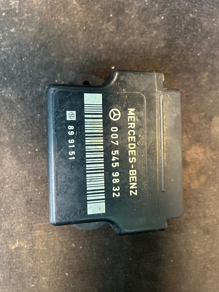 Mercedes w124 dieselvoorverwarmingskast, Auto-onderdelen, Ophalen of Verzenden, Gebruikt, Mercedes-Benz