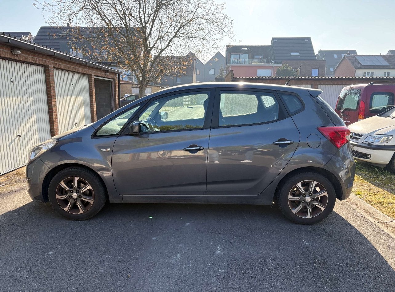 Hyundia IX20 1.6 CRDI * EURO 6 * DIESEL * 2015, Auto's, Euro 6, 1600 cc, Parkeersensor, Bedrijf