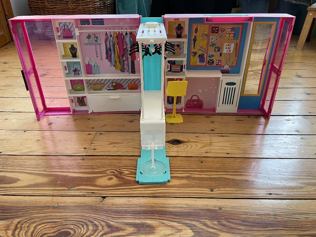 Barbie-dressing, Kinderen en Baby's, Speelgoed | Poppen, Ophalen, Zo goed als nieuw, Barbie