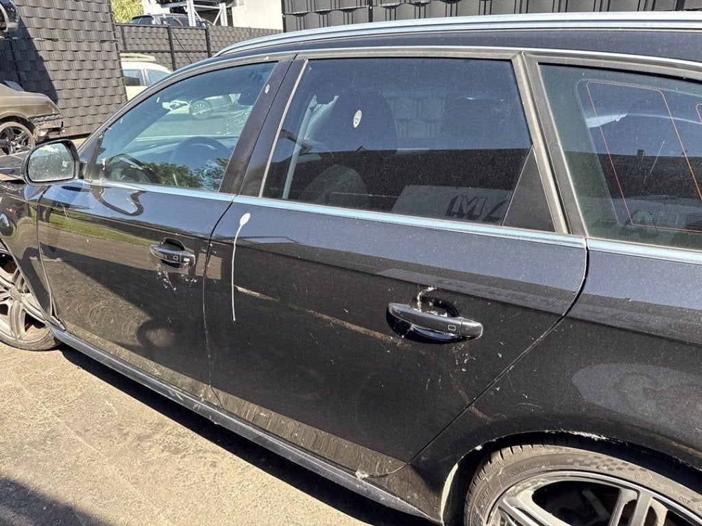 PORTIER LINKS ACHTER Audi A4 Avant (B8) (|8K9833051D|), Deur, Info@audi.de, Audi, Audi AG