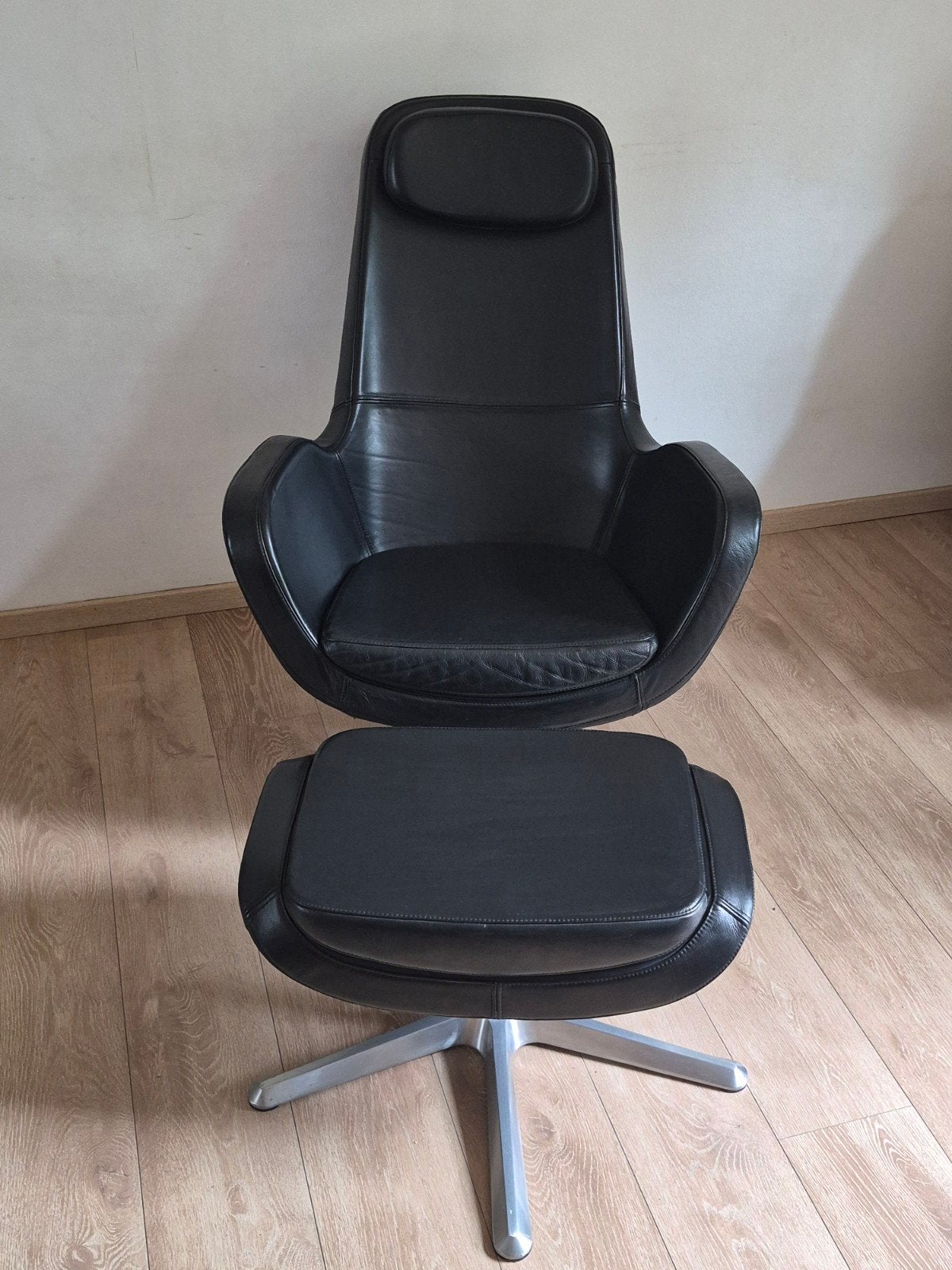 Fauteuil vintage mythique Arvika, Enlèvement, Cuir