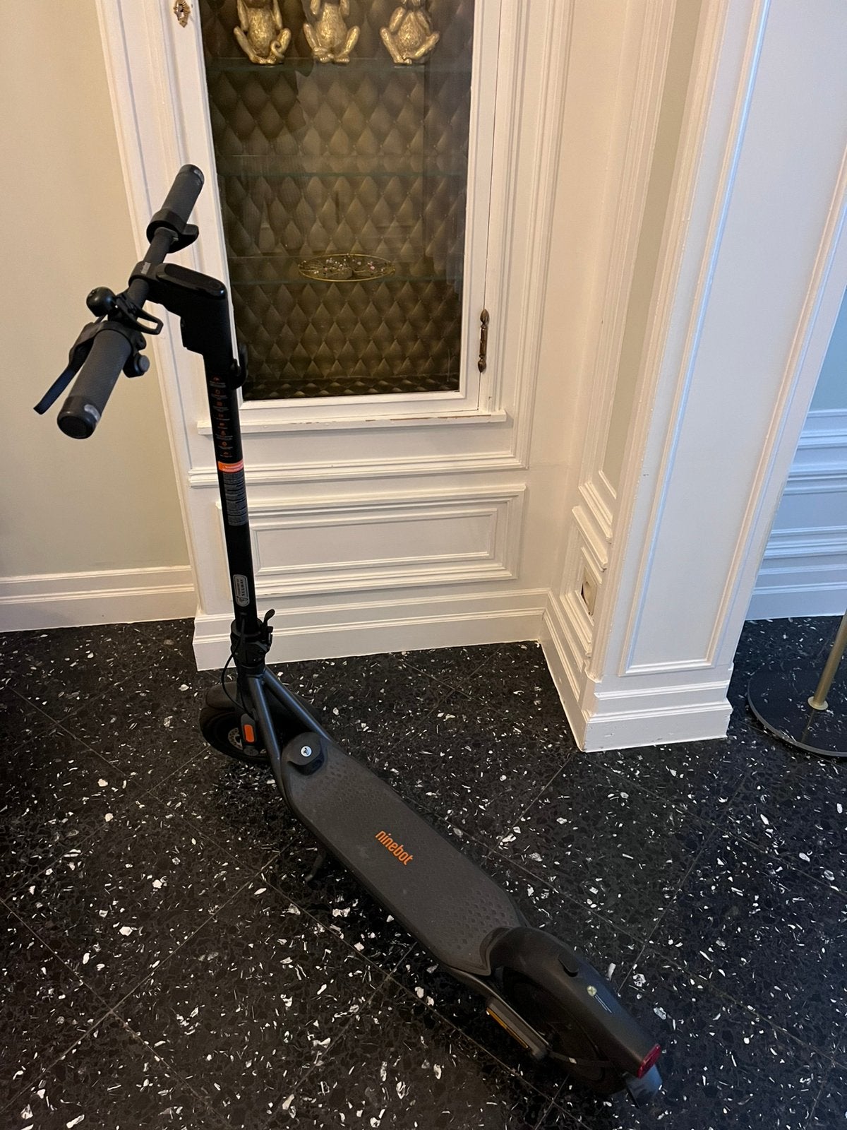 Ninebot kickscooter F2, Fietsen en Brommers, Ophalen, Zo goed als nieuw
