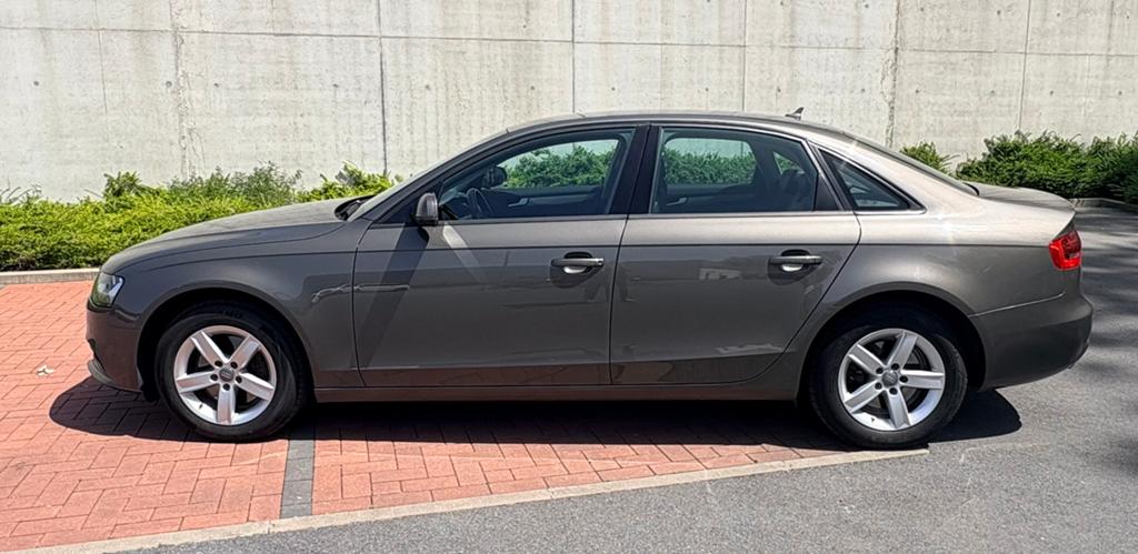Audi A4 2.0 TDI Automatique, Euro 5, 4 portes, Noir, Automatique
