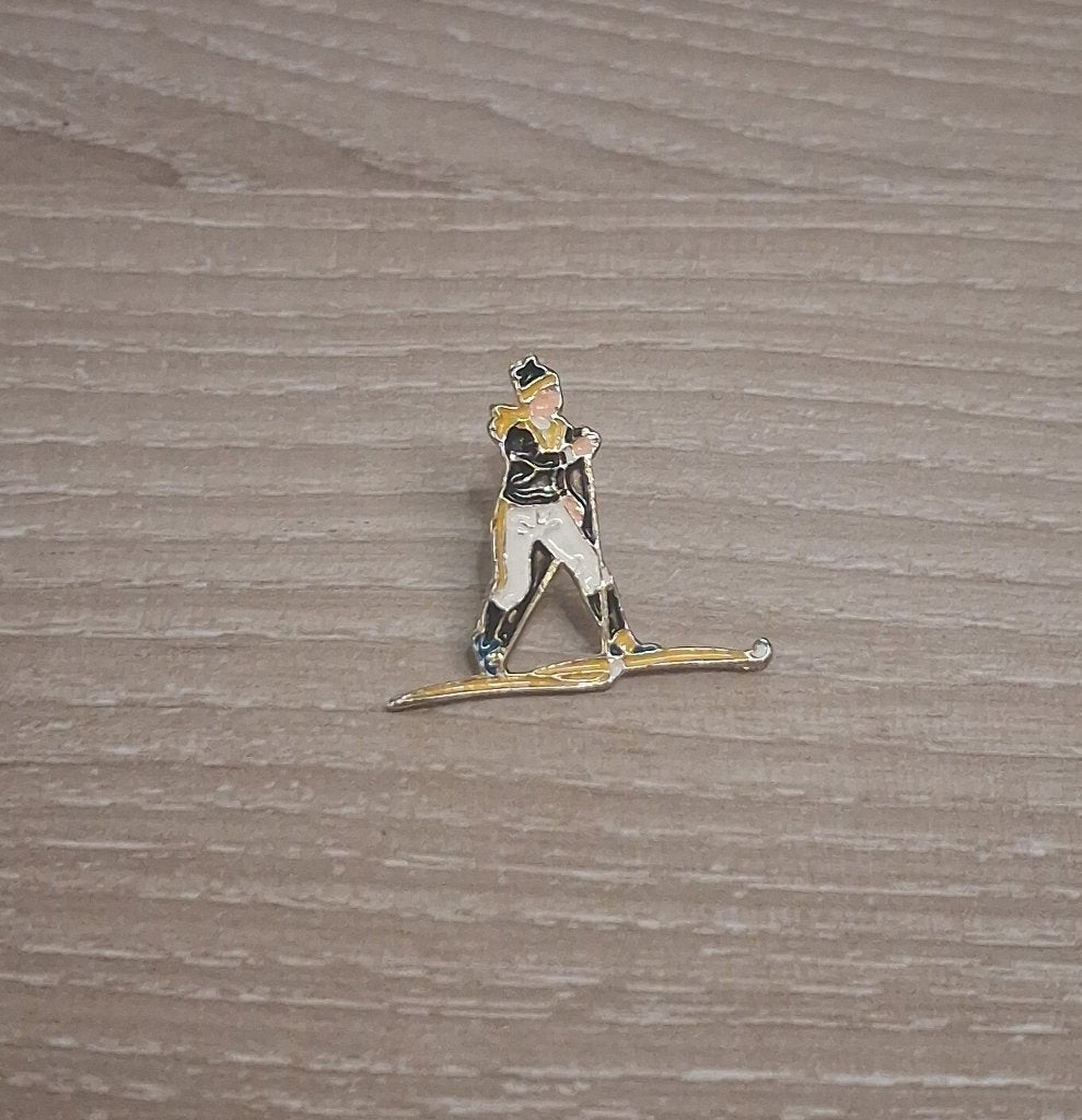 PIN - LANGLAUF - LANGLAUFEN - SKI, Verzamelen, Speldjes, Pins en Buttons, Verzenden, Gebruikt, Sport, Speldje of Pin