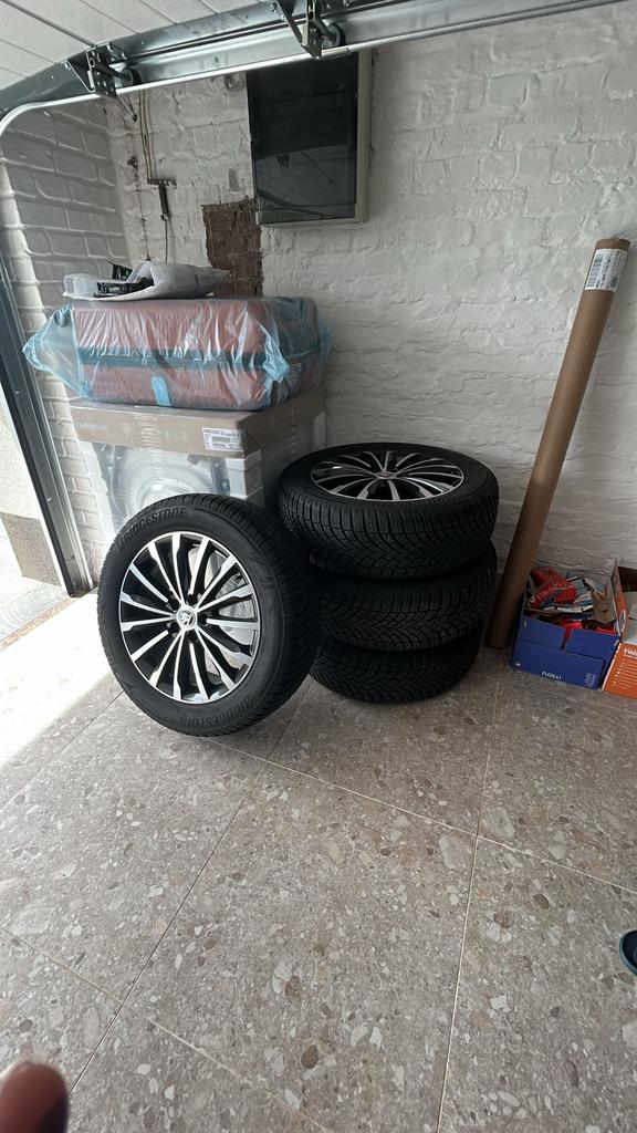 Pneu neige et jantes SKODA 18 pouces, Autos : Pièces & Accessoires, Pneus & Jantes, Enlèvement, 18 pouces, Jante(s)