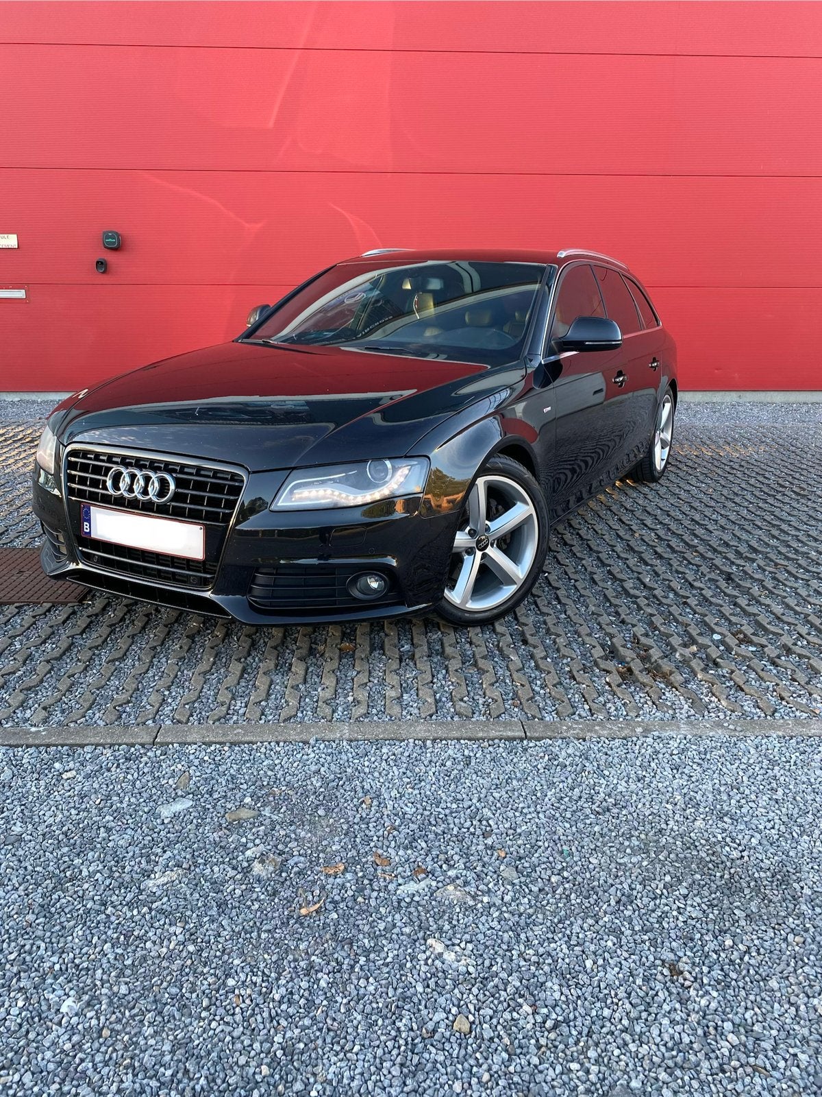 Audi A4 2.0 TDI, Autos, 100 kW, Cuir et Alcantara, Entreprise, Carnet d'entretien