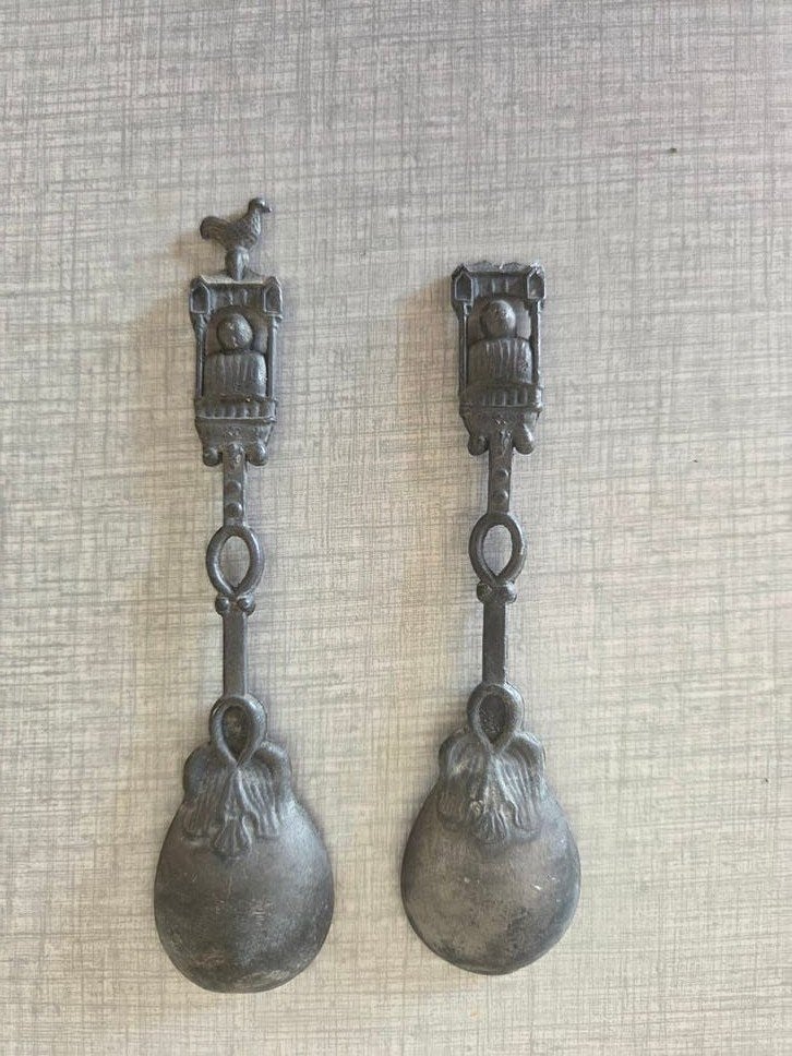 2 cuillères de mariée anciennes en étain., Enlèvement ou Envoi