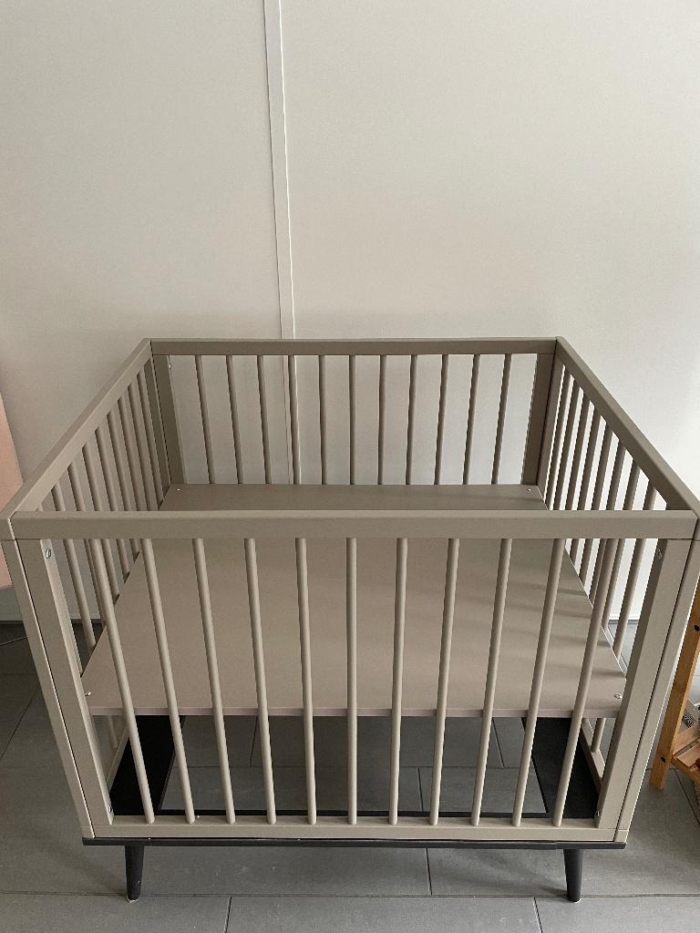 Park - Quax Box Flow - Stone, Kinderen en Baby's, Babywiegjes en Ledikanten, Nieuw, Wieg, Ophalen