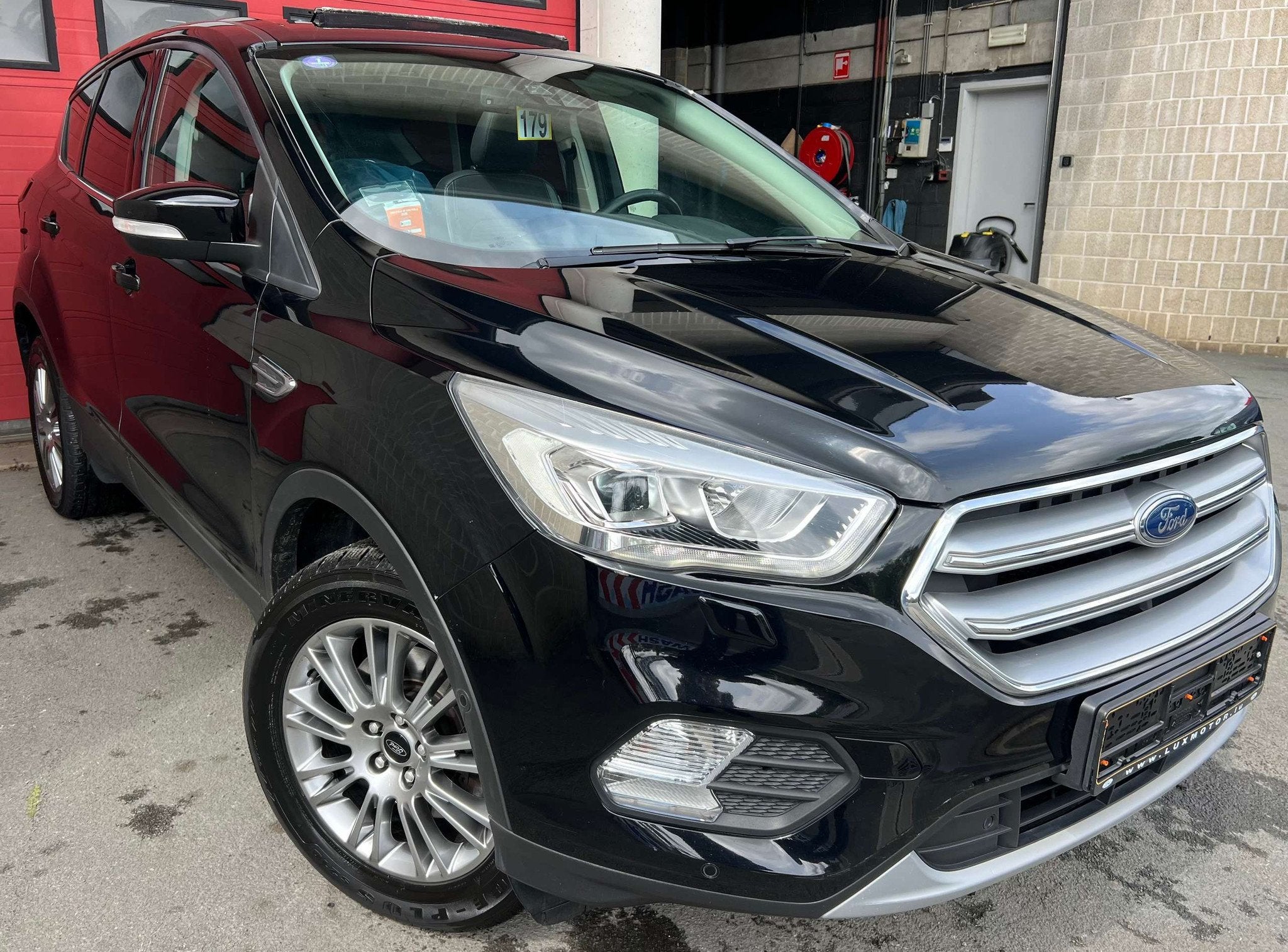 Ford Kuga 1.5 EcoBoost AWD + CAMÉRA + NAVI + PANO + AUTOMAA, Euro 6, Entreprise, 131 kW, 5 portes