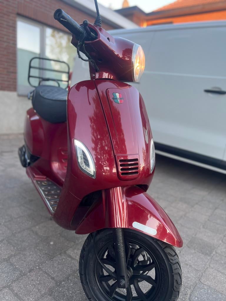 Scooter GTS Toscana Nieuw Model Klasse B, Fietsen en Brommers, Ophalen, Klasse B (45 km/u), Benzine, 50 cc