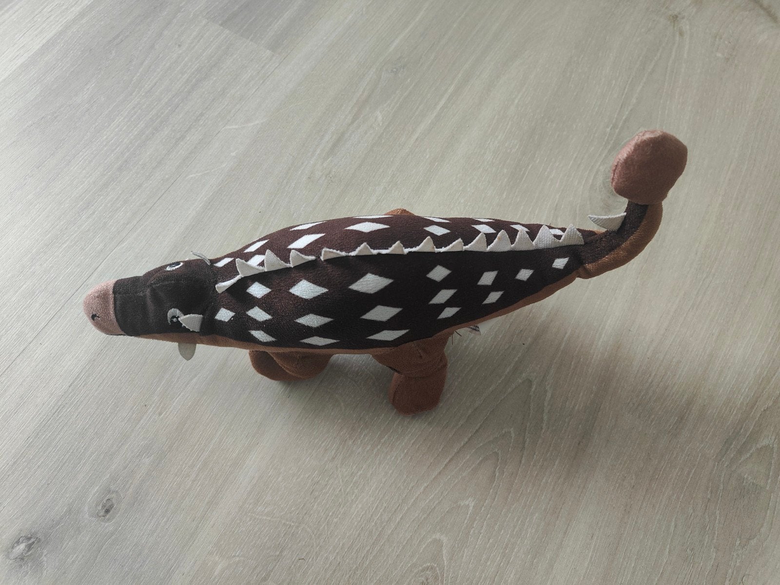 Knuffel, Ophalen of Verzenden, Zo goed als nieuw, Bruin, Dinosaurus