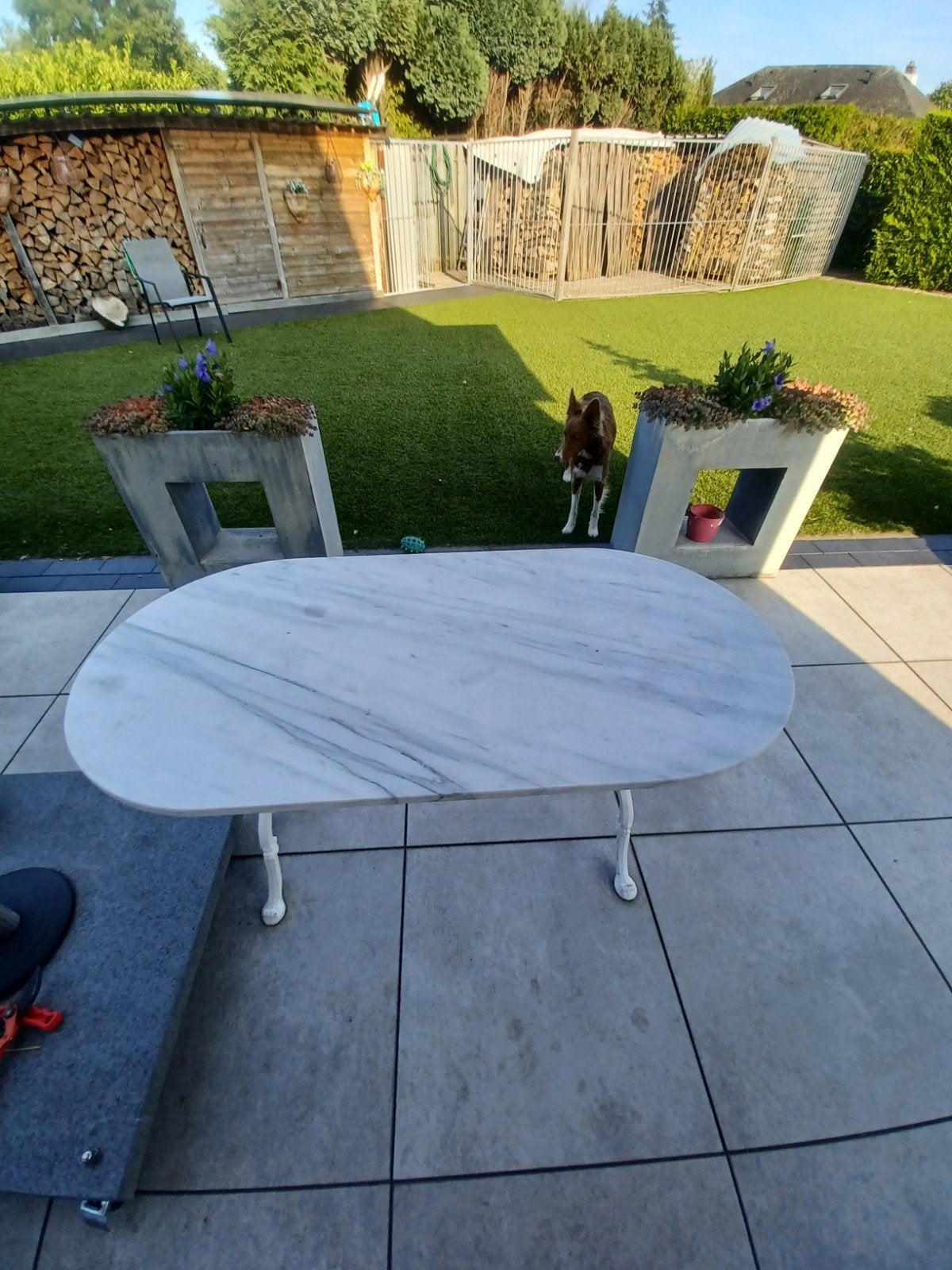 Vintage bistrotafel met marmer blad, Tuin en Terras, Tuintafels, Ophalen, Gebruikt, Ovaal