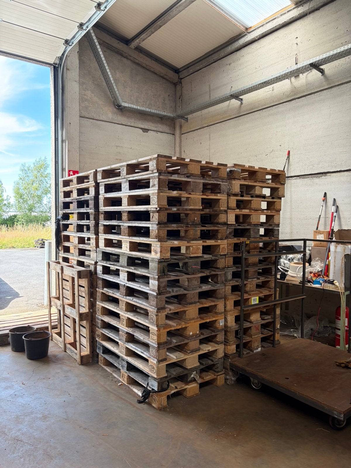 100 europalletten te koop, Bricolage & Construction, Bois & Planches, Enlèvement, Comme neuf