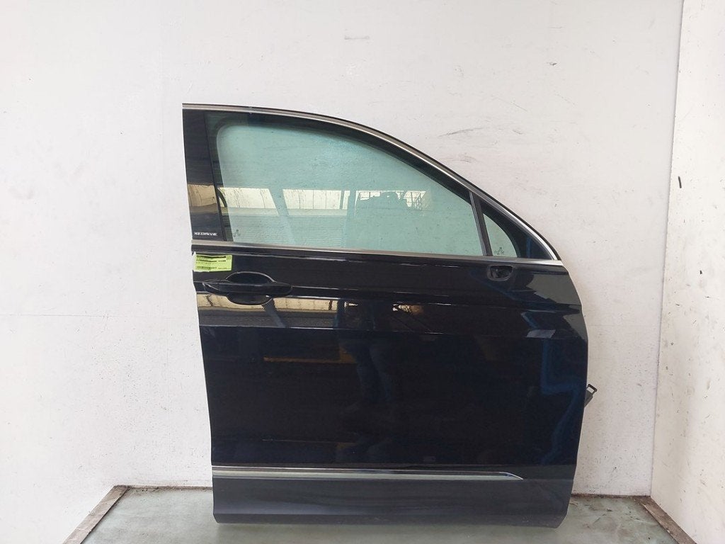 PORTE AVANT DROITE Volkswagen Tiguan (AD1) (01-2016/04-2024), Autos : Pièces & Accessoires, Carrosserie & Tôlerie, Volkswagen