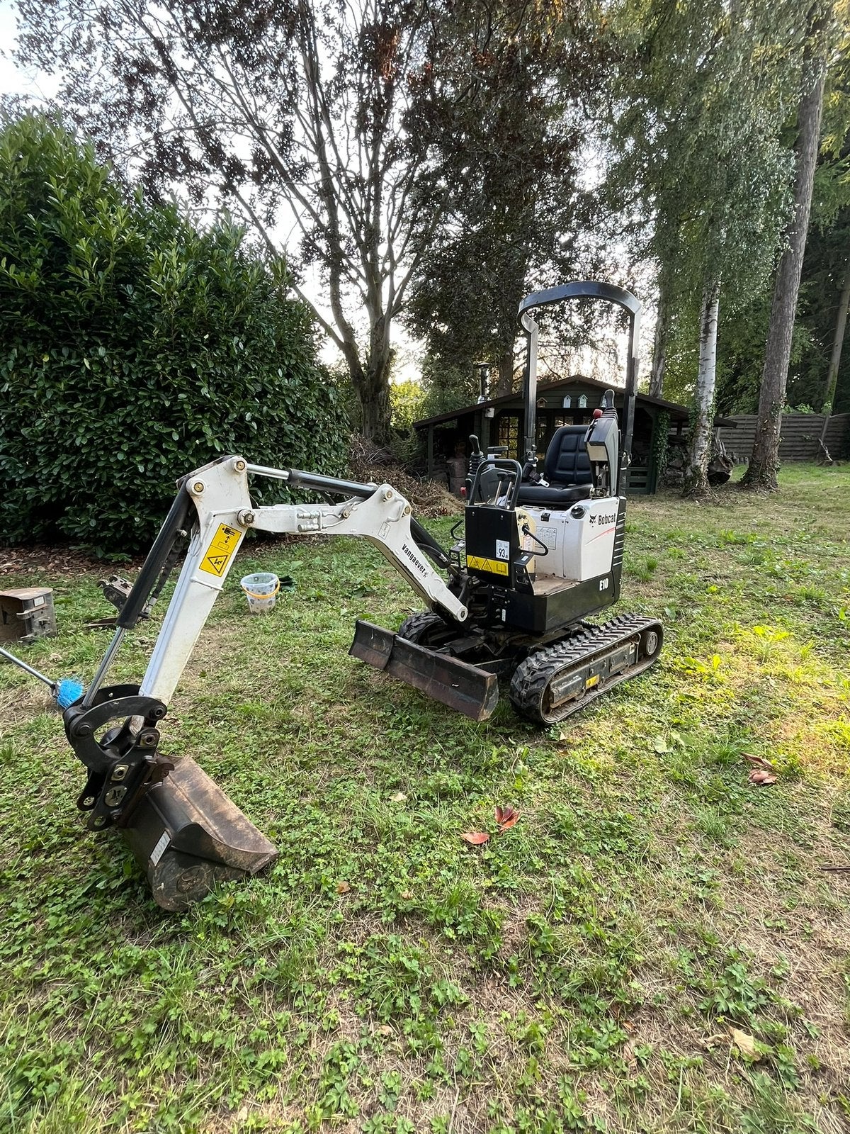 Bobcat minigraver E10, Ophalen