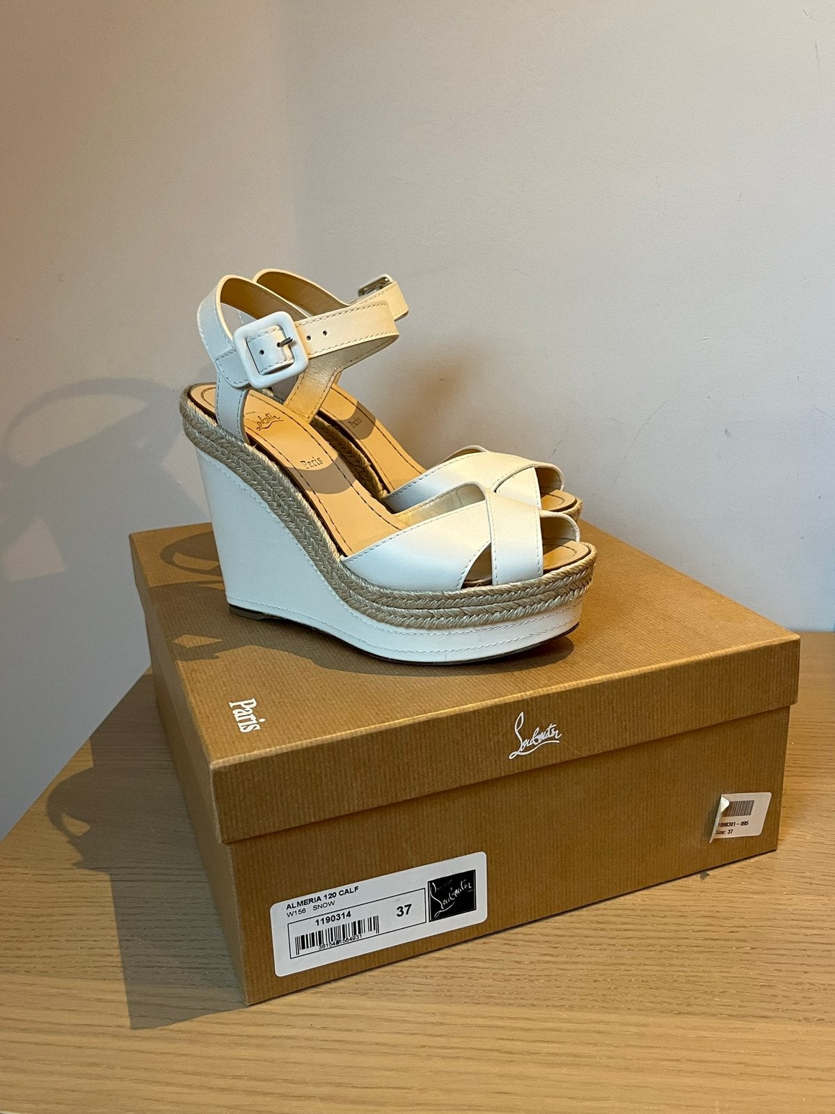 Superbes chaussures compensées en cuir, Neuf, Enlèvement ou Envoi, Blanc, Sandales et Mûles