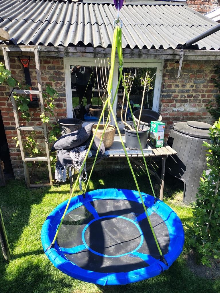 Nest schommel, Ophalen