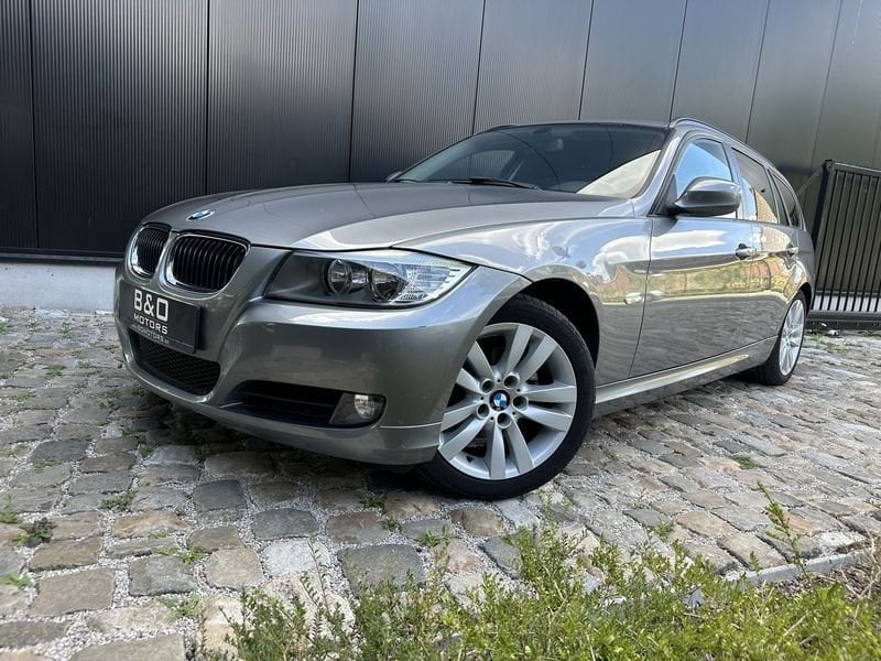 BMW Série 3 318i E91 Touring / Multif. stuur / airco / ..., Achterwielaandrijving, 4 cilinders, Alcantara, https://public.car-pass.be/vhr/a42c3207-1de8-450e-8390-d67e787e2839