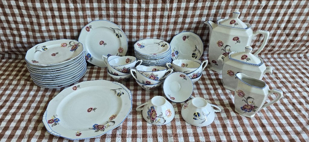 12-hoekig gebloemd koffieservies, Antiek en Kunst, Ophalen