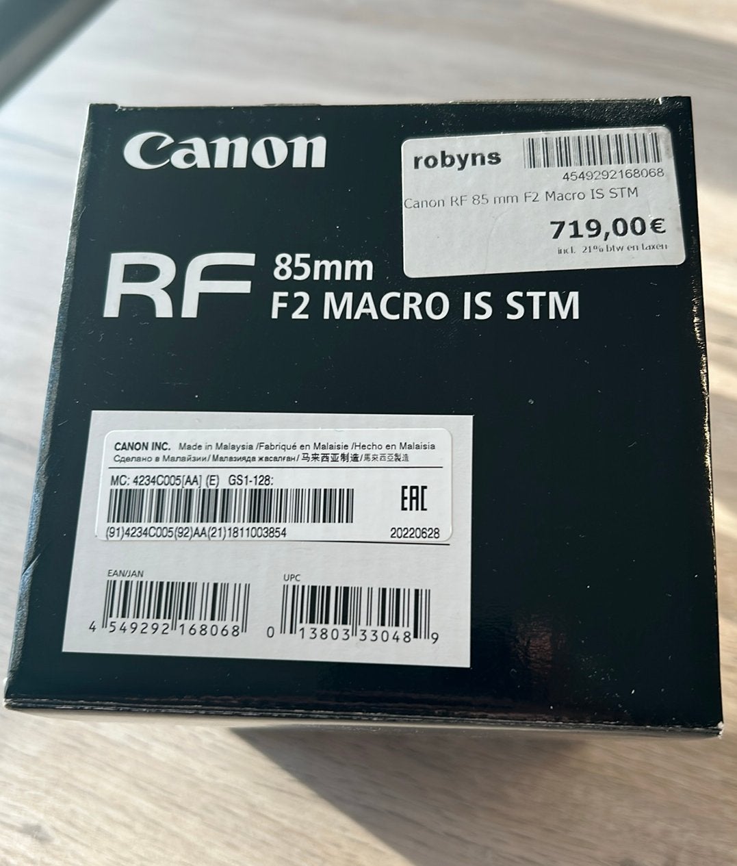 Canon RF 85mm F2 MACRO IS STM met Hoya lens protector, Ophalen, Canon, Canon RF, Zo goed als nieuw
