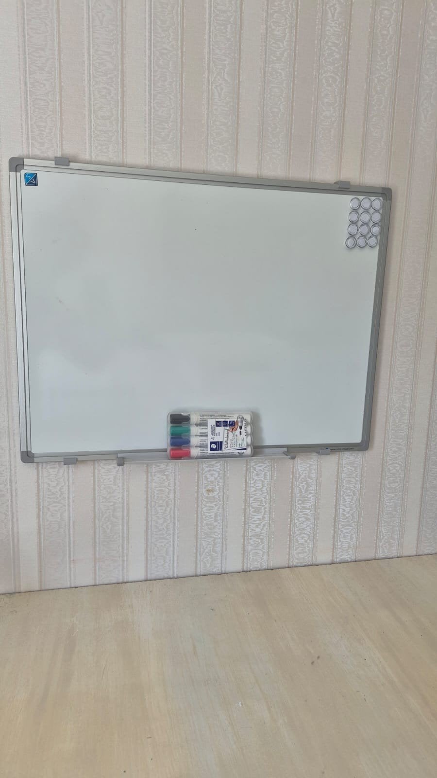 Whiteboard, Enlèvement