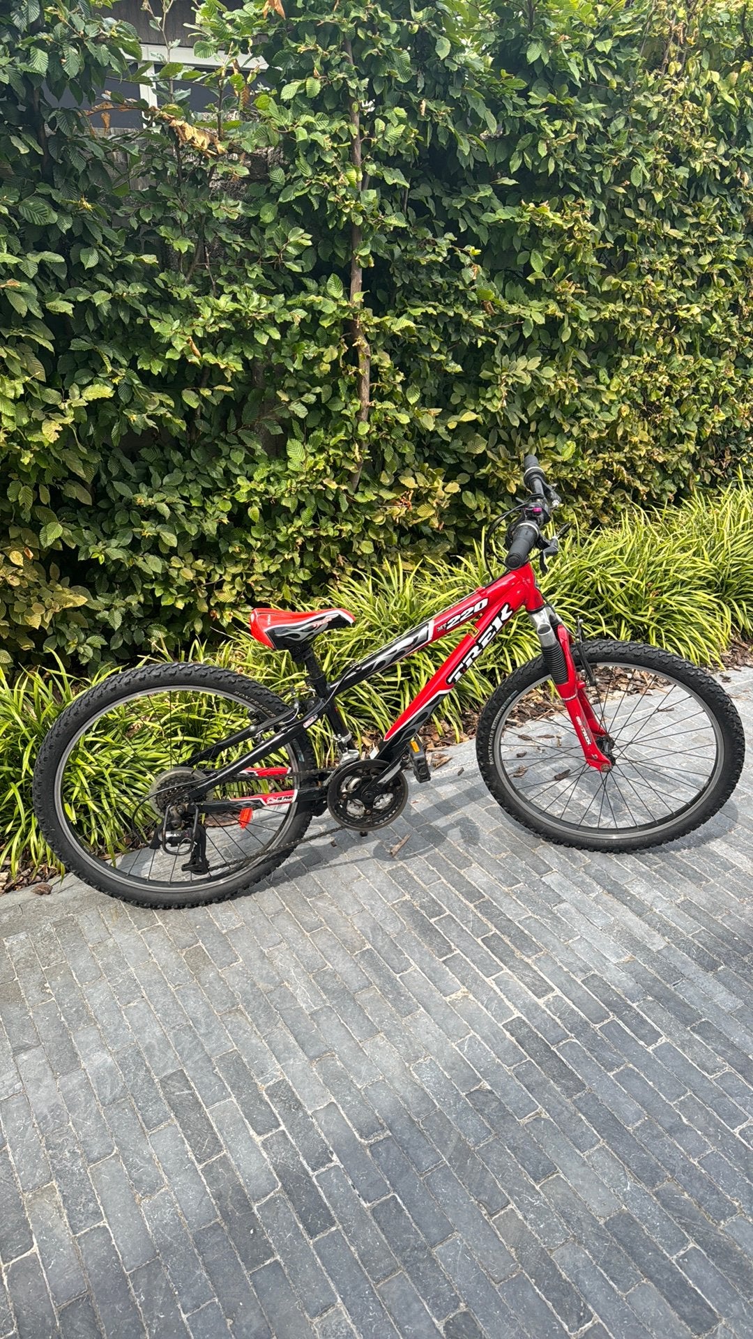 Mountainbike MT220 Trek, Vélos & Vélomoteurs, Vélos | BMX & Freestyle, Frein sur jante, 24 pouces ou plus, Aluminium, Comme neuf
