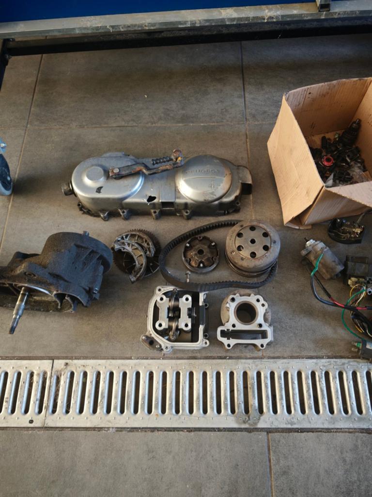 Lot de pièces Peugeot Kisbee 4T, Enlèvement, Peugeot