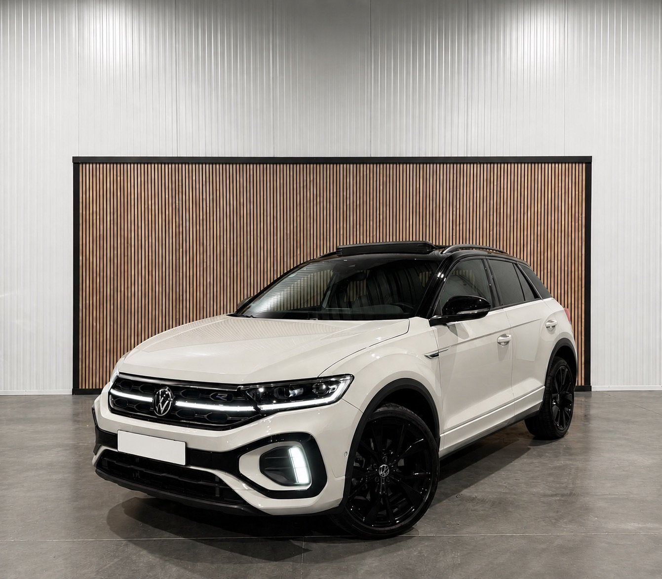 Volkswagen T-Roc R Line 2024, Autos, 1355 kg, Cuir et Alcantara, Achat, Entretenue par le concessionnaire