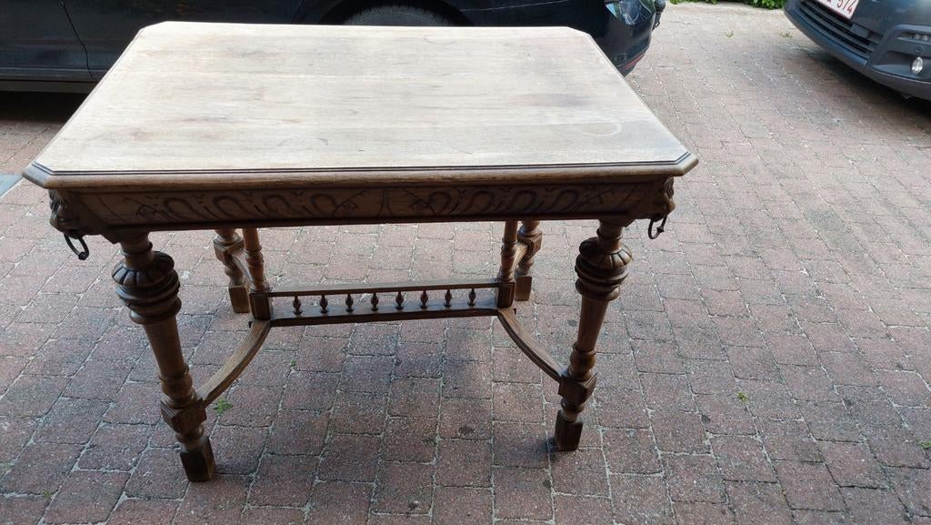Oude houten tafel, Ophalen