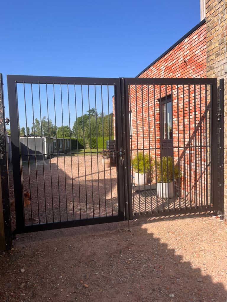 Mooie grote ijzeren poort, Tuin en Terras, Ophalen, Zo goed als nieuw