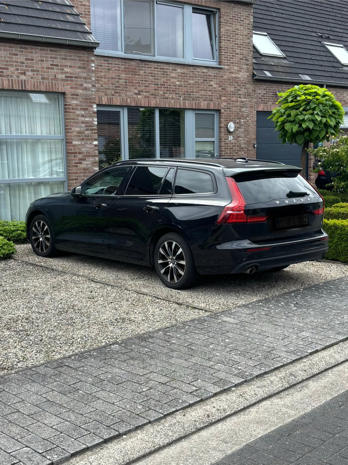 V60 mild-hybride, Auto's, Volvo, Automaat, Stof, 4 cilinders, Zwart