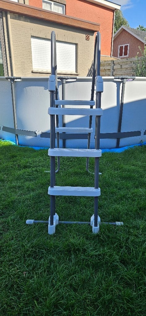 Zwembad ladder, Tuin en Terras, Ophalen, Zo goed als nieuw, Ladder