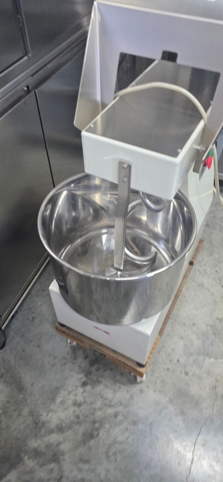 deegkneder 20 liter, 1600 gram deeg of meer, Ophalen