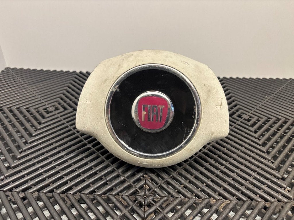 AIRBAG VOLANT Fiat 500 (312) (01-2007/12-2012) (|61924051C|), Autos : Pièces & Accessoires, FCA Germany GmbH, IPC D1-09 Bahnhofsplatz
65423  Rüsselsheim am Main, DE