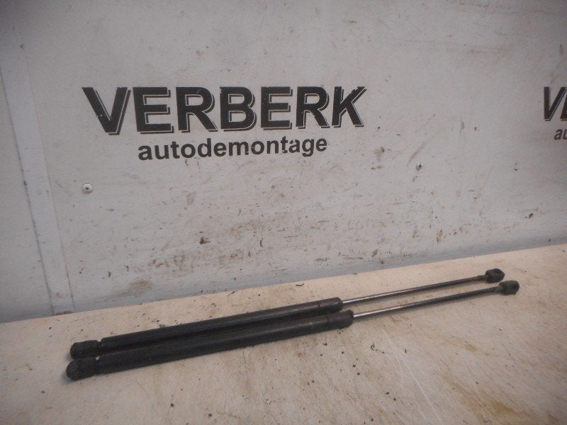 GASDRUKVEERSET ACHTER Volkswagen New Beetle (9C1 / 9G1), Gebruikt, Volkswagen, Volkswagen AG, Kundenbetreuung@volkswagen.de