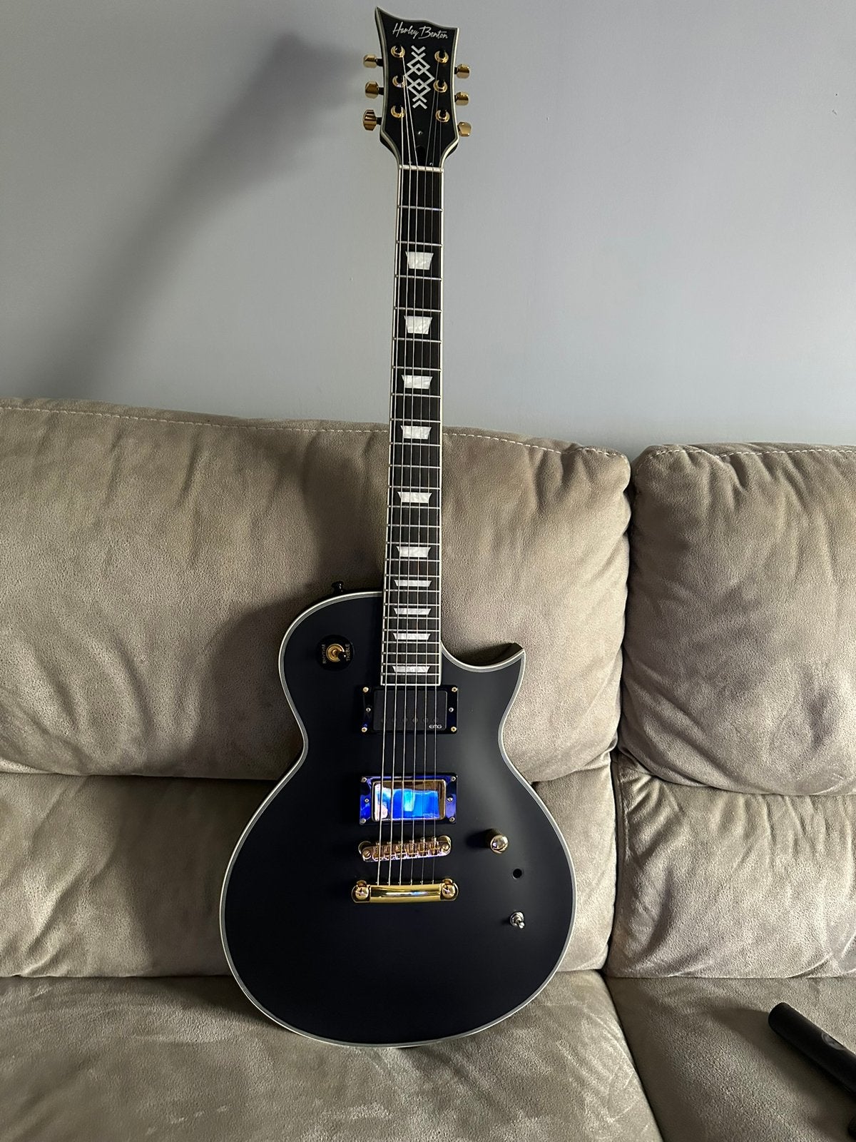 Harley Benton sc 400 micros EMG, Muziek en Instrumenten, Ophalen of Verzenden, Zo goed als nieuw