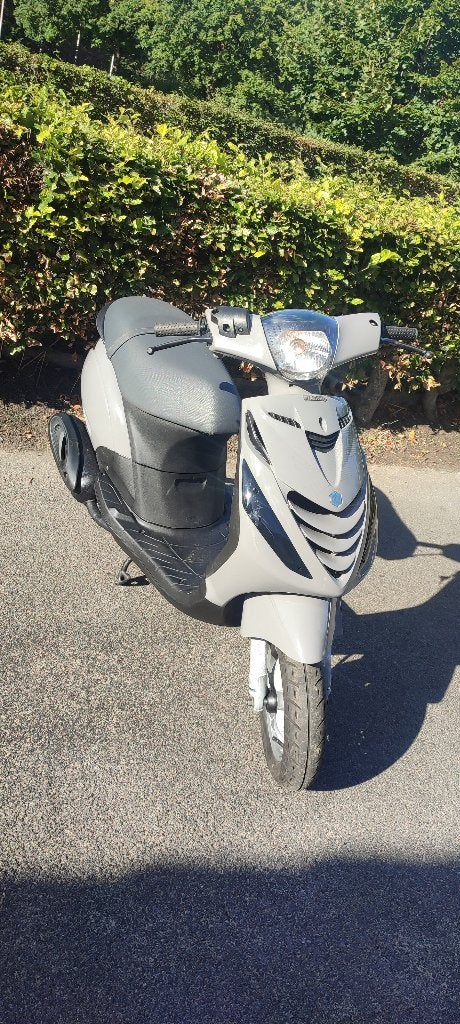 Piaggio zip 2 takt racing Grey b klasse, Vélos & Vélomoteurs, Enlèvement, Comme neuf, Autres types, Honda dax monkey jincheng skyteam