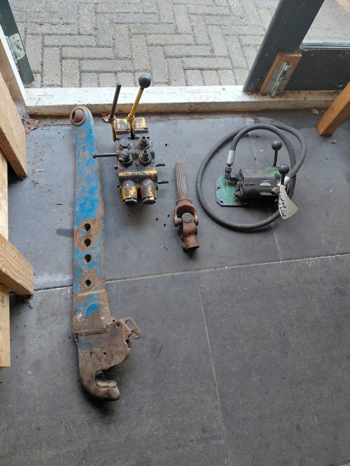 te koop diverse onderdelen en spullen, Ophalen