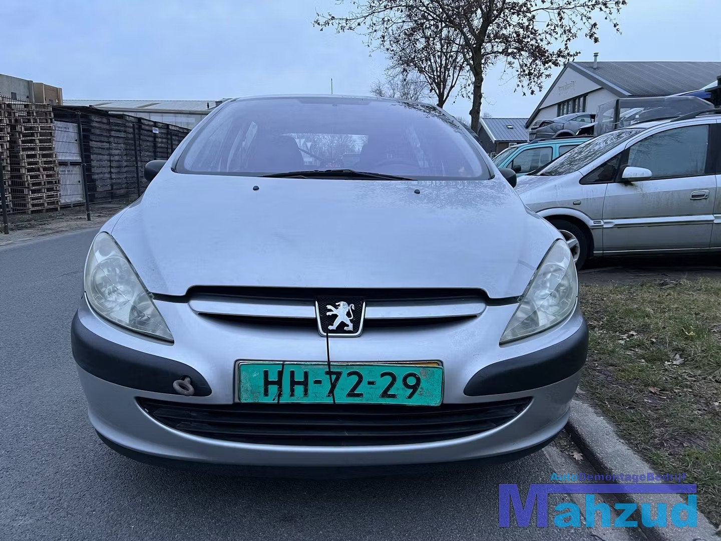 PEUGEOT 307 Zilver grijs EYCC Voorbumper 2000-2009, Auto-onderdelen, Taurusavenue 1
2132 LS  Hoofddorp, NL, Gebruikt, Contact.group@renault.com