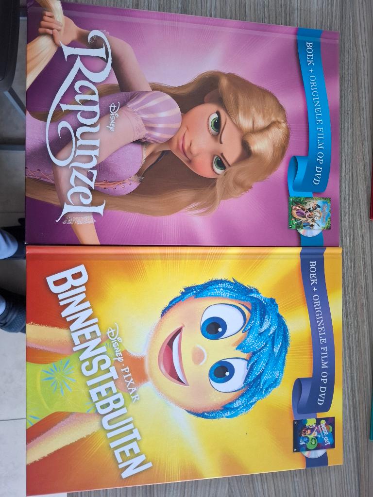 Dvd disney samen met boekje, verschillende titels, Verzamelen, Ophalen of Verzenden, Zo goed als nieuw, Overige typen