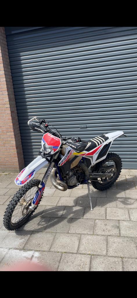 Sherco 300cc 2takt sixdays, Fietsen en Brommers, Ophalen, Zo goed als nieuw