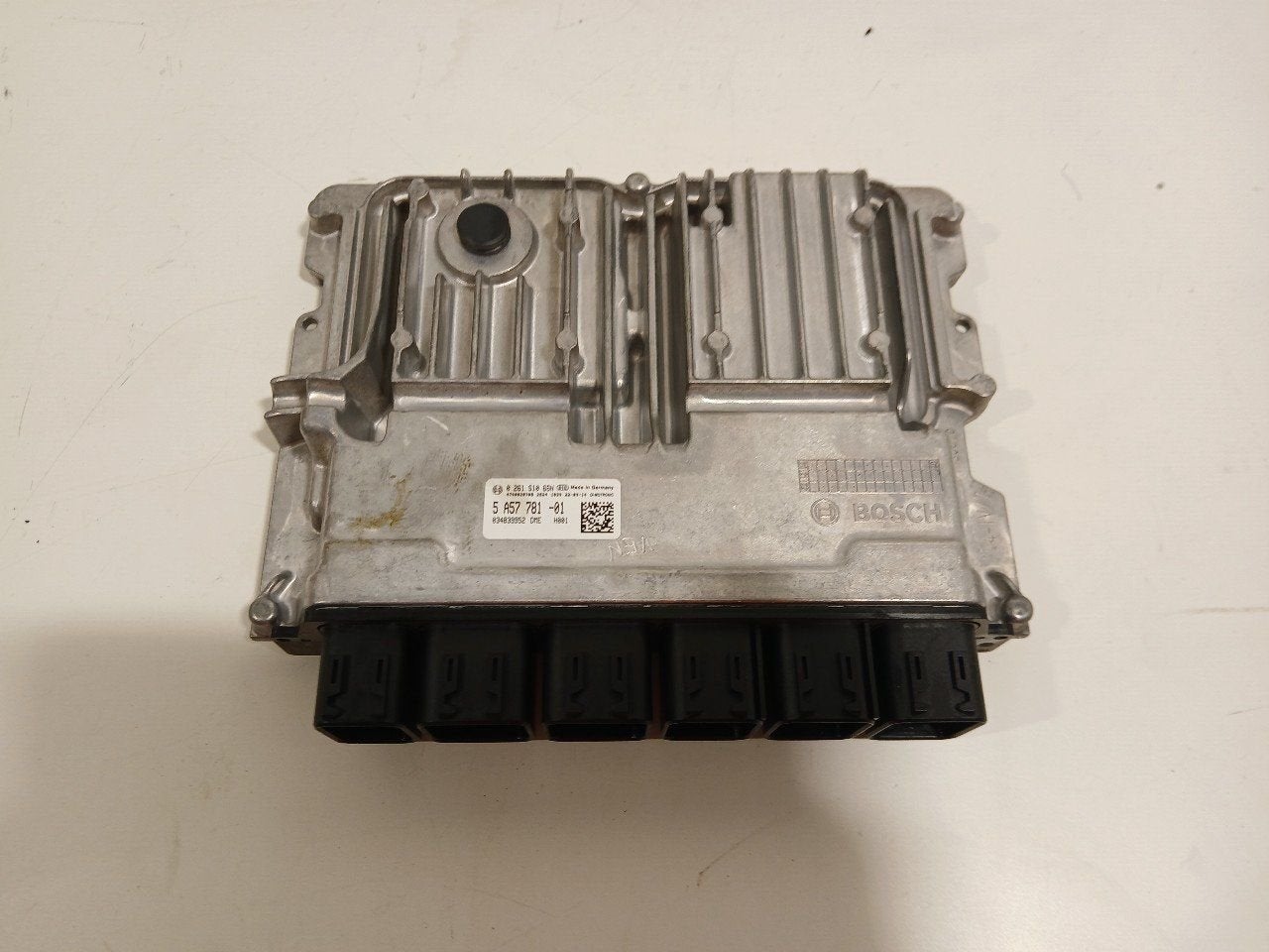 Computer motormanagement BMW 1 serie, Onderdelen@venauto.nl, Van der Ven Autorecycling B.V., Ettenseweg 76, 4706 PB Roosendaal, The Netherlands