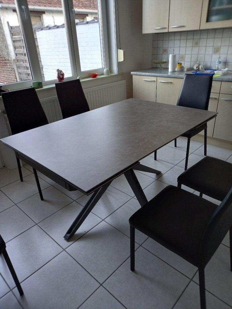 Table, Neuf, 100 à 150 cm, Cinq personnes ou plus, Enlèvement