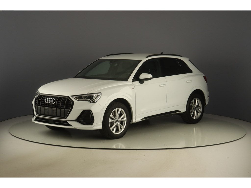 Audi Q3 40TFSi Quattro 190pk S-Tronic S-Line, Automaat, 174 g/km, Parkeersensor, Wit