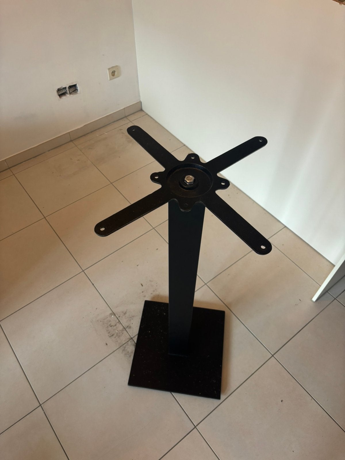Hoge tafel, Ophalen, Zo goed als nieuw