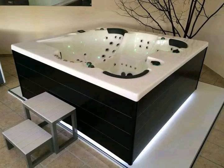 Nouvaux jacuzzi haute de gamme trés chic, Enlèvement ou Envoi, Neuf