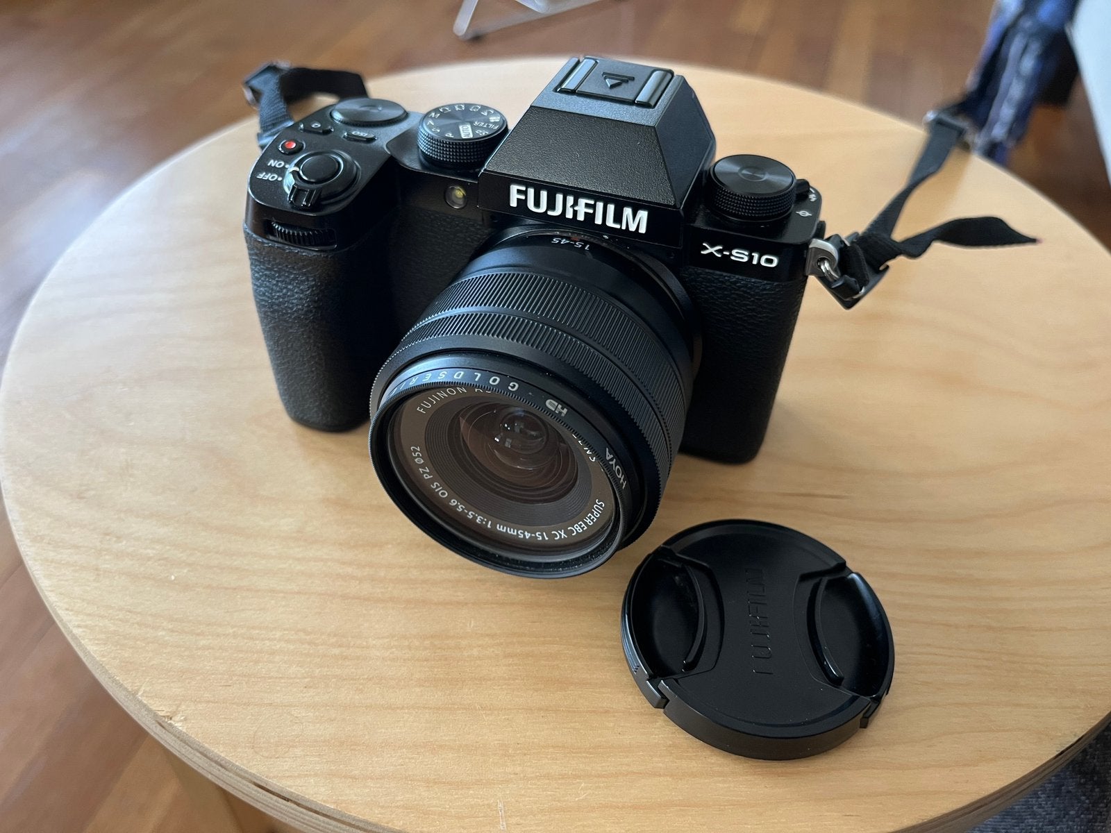 Fujifilm x-s10 met 15-45 lens (als nieuw), Ophalen, Zo goed als nieuw, Fujifilm